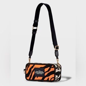 MARC JACOBS
YEAR OF THE TIGER JACQUARD CAMERA BAG